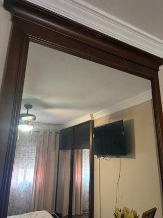 Espejo grande de madera y cristal para cómoda