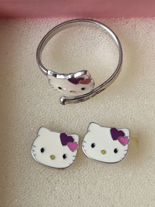 Set Anillo y Pendientes Hello Kitty