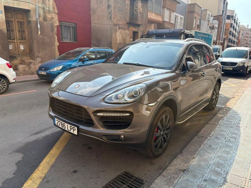 Porsche Cayenne 2013 - foto 1