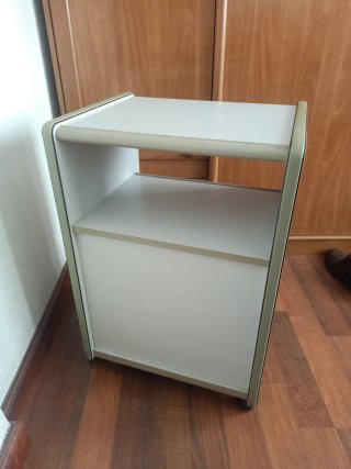 Mueble impresora con ruedas
