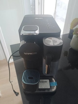 Cafetera Nespresso Lattissima One DeLonghi