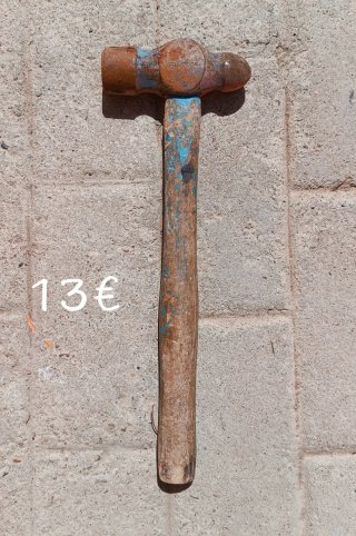 Martillo de bola antiguo