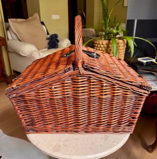 Cestino da picnic in vimini vintage