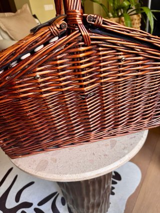 Cestino da picnic in vimini vintage
