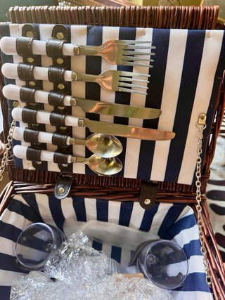 Cestino da picnic in vimini vintage