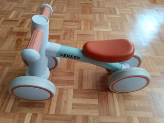 Bicicleta de equilibrio infantil