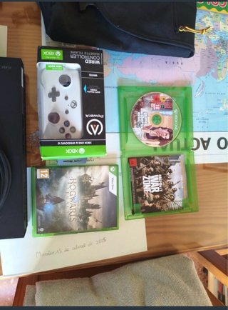 Xbox One X + Mandos + Juegos