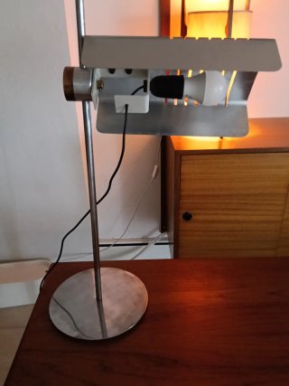 Lámpara de mesa vintage meta