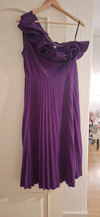 Vestido morado Aomei con volantes