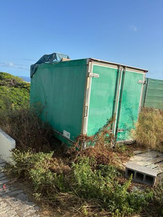 Contenedor verde 1650kg tara