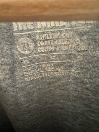 Camiseta Nike Gris
