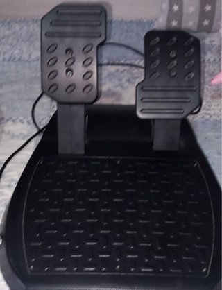 Volante Thrustmaster T98 Ferrari + Pedales