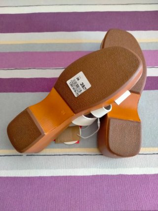 Sandalias Xti blancas cuña nuevas