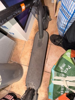 Cargador Patinete Eléctrico y patinete