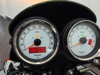 Triumph Thruxton 900