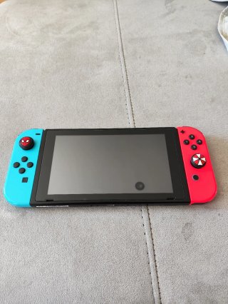 Nintendo Switch V2 Neon
