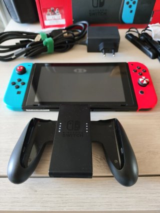 Nintendo Switch V2 Neon