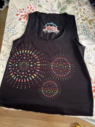 Blusa Desigual negra con flores caladas
