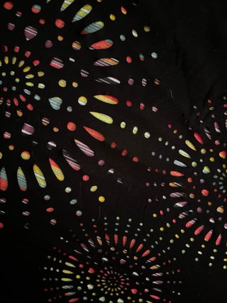 Blusa Desigual negra con flores caladas