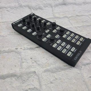 Controller DJ Traktor Kontrol X1