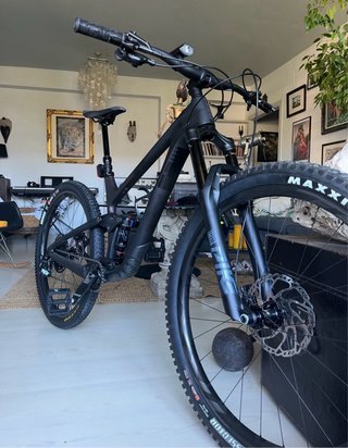 Bicicleta Giant Carbono 29 - €5k value