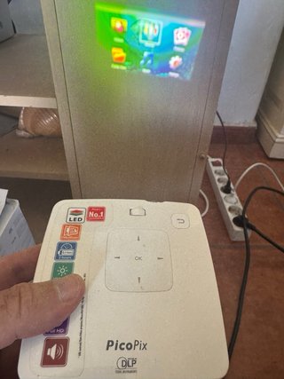 Mini proyector portátil Philips PicoPix DLP LED +