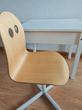 Escritorio infantil con silla