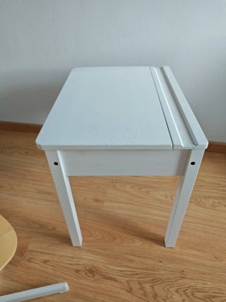 Escritorio infantil con silla