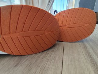 Zapatillas Atom Running Naranja y Negro