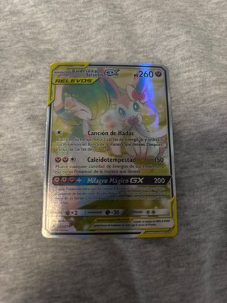 Carta Pokémon Gardevoir y Sylveon GX