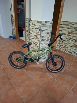 Bicicleta BMX freestyle Haro downtown.