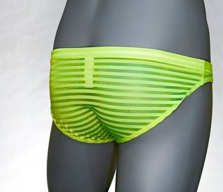 Slip verde fosforescente con transparencias