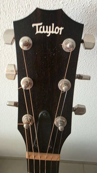 Guitarra Taylor
