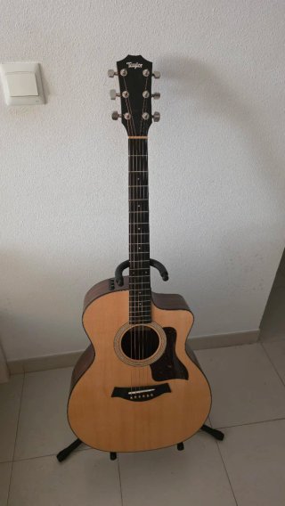 Guitarra Taylor