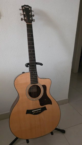 Guitarra Taylor