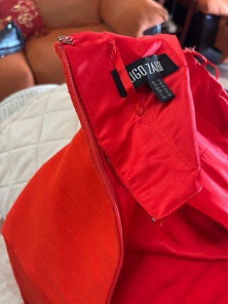 Vestido rojo fiesta largo palabra honor y echarpe