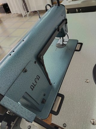 Máquina de coser industrial Alfa