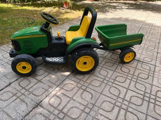Tractor Infantil John Deere a Batería
