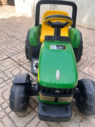 Tractor Infantil John Deere a Batería