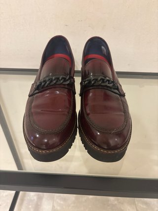 Mocasines Callaghan Burdeos con Cadena