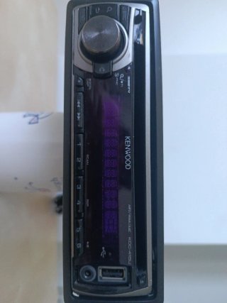 Radio CD coche Kenwood KDC415U. Con USB y Jack