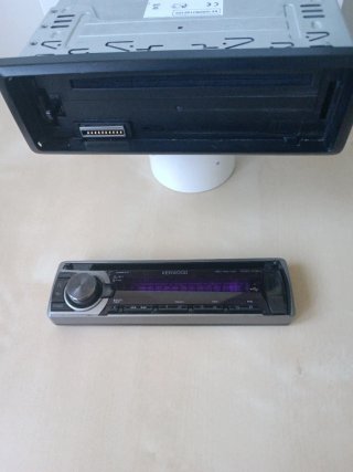 Radio CD coche Kenwood KDC415U. Con USB y Jack