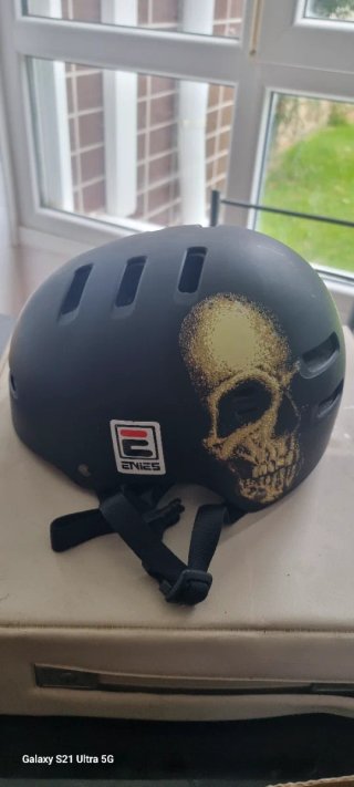 Casco Bell Skate / MTB Calavera Dorada