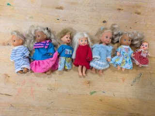 Lote de muñecas Chelsea y complementos.