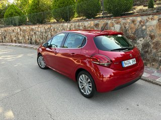 Peugeot 208 2015