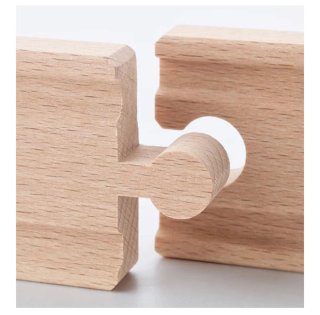 Tren de madera con circuito