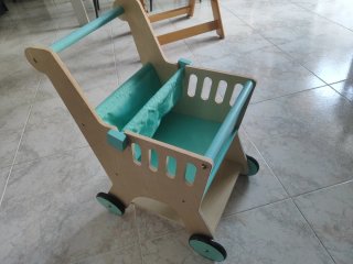 Carrito de madera para niños