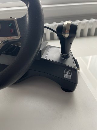 Volante PS4 con pedales y cambio