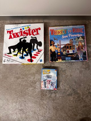 3Giochi in scatola: Twister, Ticket to Ride, Mau M