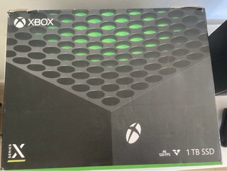 Xbox Series X 1TB Negra + Mando
